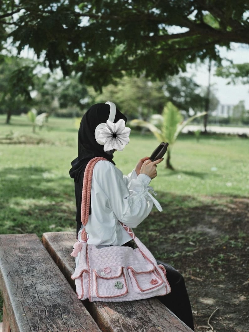 inflorescence messenger bag crochet pattern
